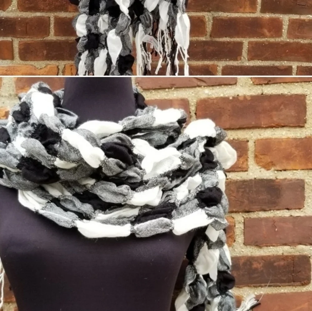 Black and White Ruched infinity‎ Scarf NEW